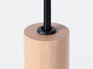Miniatura 4 - Detail na kabel a stínidlo z masivního dřeva